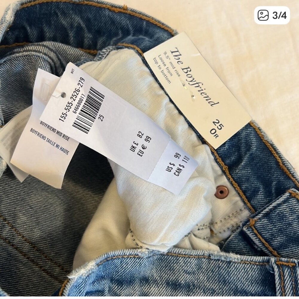 Abercrombie & Fitch Boyfriend Mid Rise Jeans - NWT - Picture 3 of 4